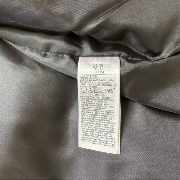 Like New Old Navy Puffer Vest - Red - Size XS (5) - Picture 4 of 5